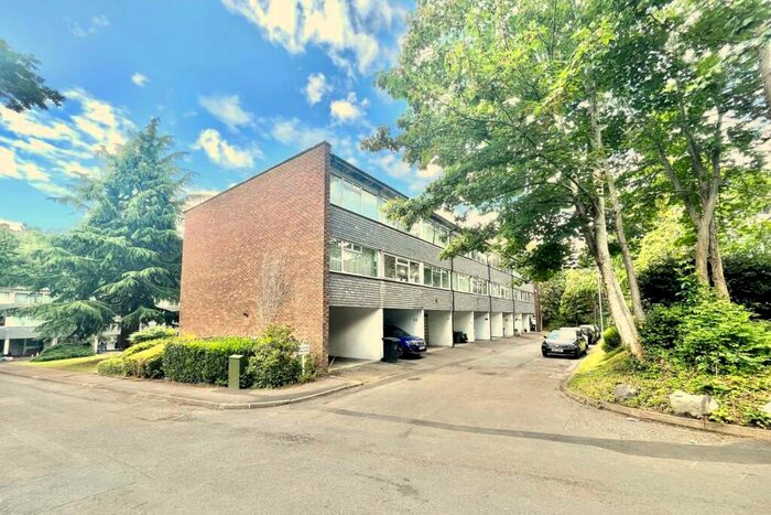 3 Bedroom Terraced House To Rent In Mill Close, Wokingham, RG41