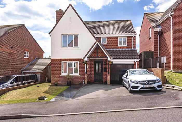 4 Bedroom House For Sale In Hill Top Way, Newhaven, BN9