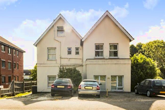 Studio To Rent In Hook Road, Surbiton, KT6