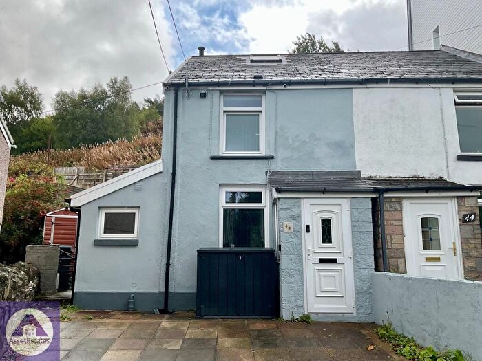 2 Bedroom Terraced House For Sale In Rhiw Parc Road, Abertillery, NP13