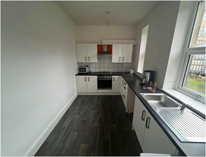 3 Bedroom Terraced House To Rent In Willow Lane, Huddersfield, HD1