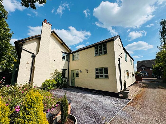5 Bedroom Semi-Detached House For Sale In Gaulby Lane, Stoughton, LE2
