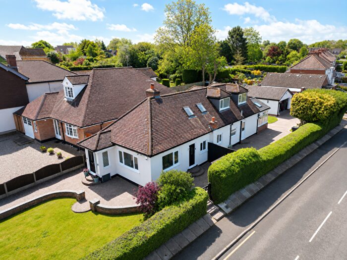 4 Bedroom Detached House For Sale In Lea Green Lane, Wythll, B47