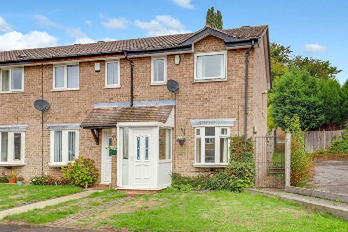 2 Bedroom End Of Terrace House For Sale In Quantock Close, Arnold, NG5