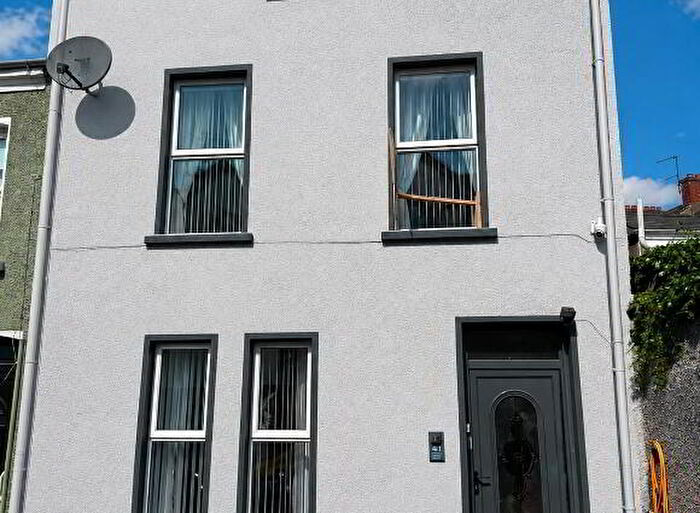 5 Bedroom End Of Terrace House For Sale In Bellevue Avenue, Derry, BT48
