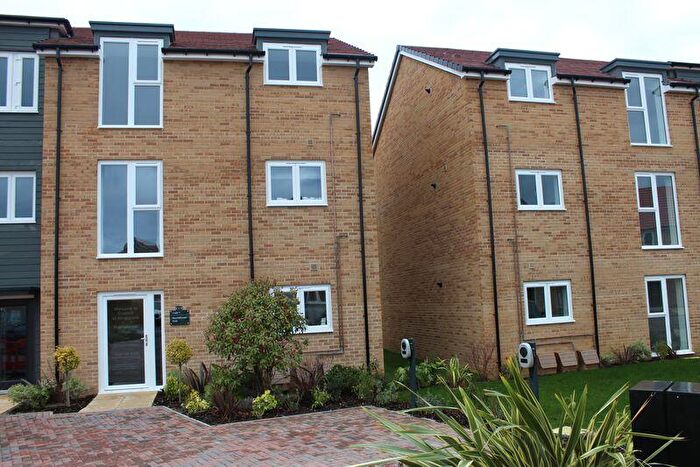 1 Bedroom Flat To Rent In Brand New Bedroom First Floor Apartment, OX12