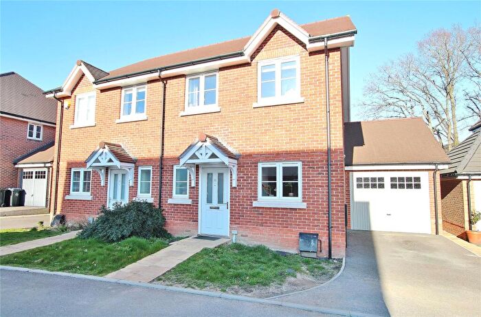 3 Bedroom Semi-Detached House For Sale In Kings Close, West End, Woking, Surrey, GU24