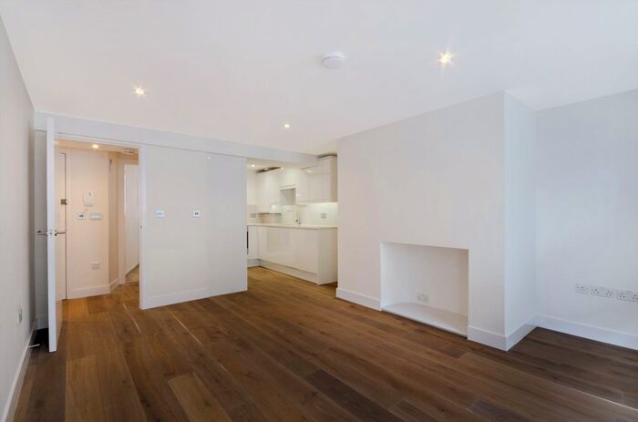 1 Bedroom Flat To Rent In Chandos Place, London, WC2N