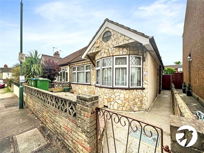 2 Bedroom Bungalow To Rent In Harold Avenue, Belvedere, DA17