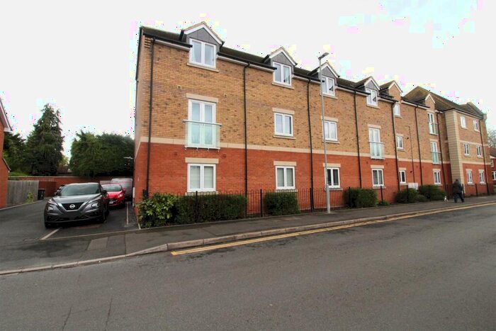 2 Bedroom Flat To Rent In Chichele Street, Higham Ferrers, NN10