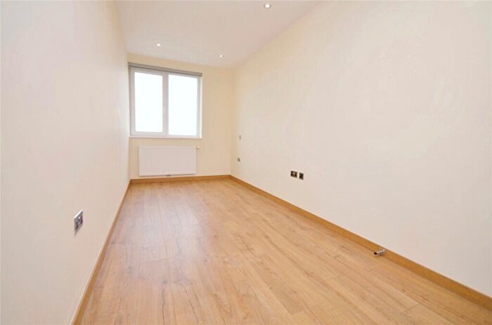 2 Bedroom Apartment To Rent In High Road, Chadwell Heath, Romford, RM6