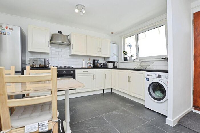 3 Bedroom Flat For Sale In Shirley Road, London, E15