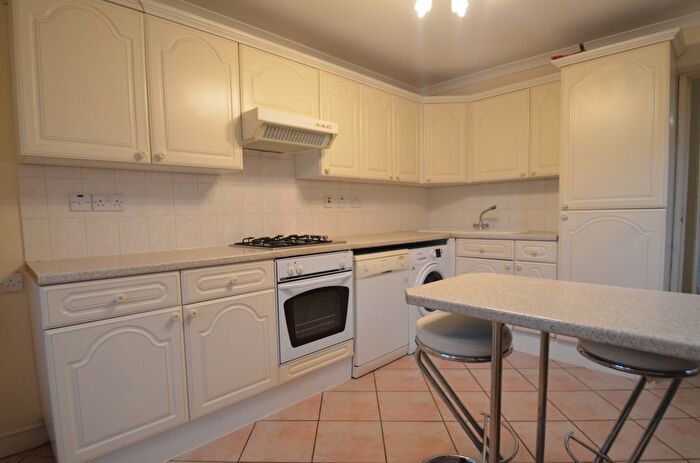 2 Bedroom Maisonette To Rent In Hatton Road, Bedfont, TW14