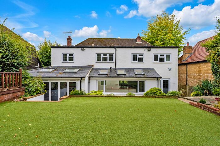 5 Bedroom Detached House To Rent In Valley Road, Rickmansworth, WD3