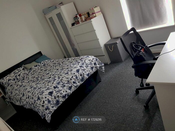 2 Bedroom Semi-Detached House To Rent In Chequer Street, Luton, LU1