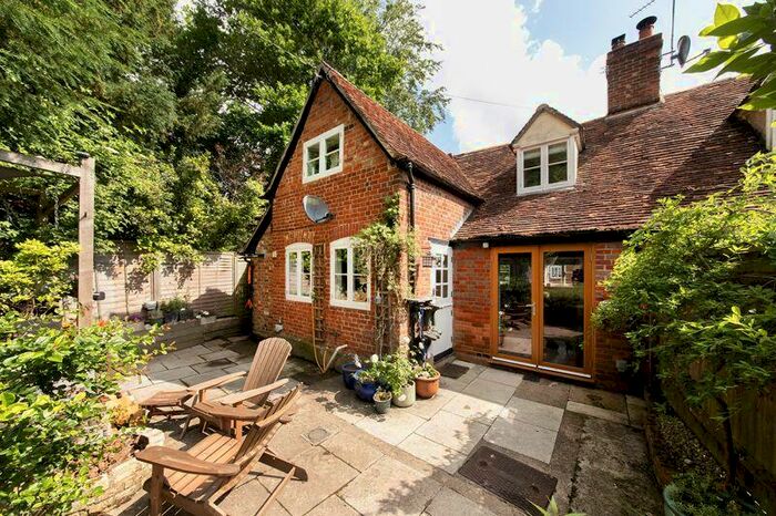 4 Bedroom End Of Terrace House For Sale In Nuneham Courtenay, Oxfordshire, OX44