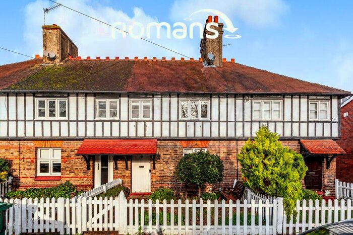 2 Bedroom Terraced House To Rent In Vicarage Road, SL6