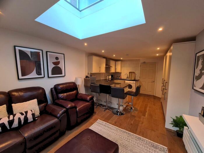 5 Bedroom Terraced House To Rent In Harefields, North Oxford, OX2
