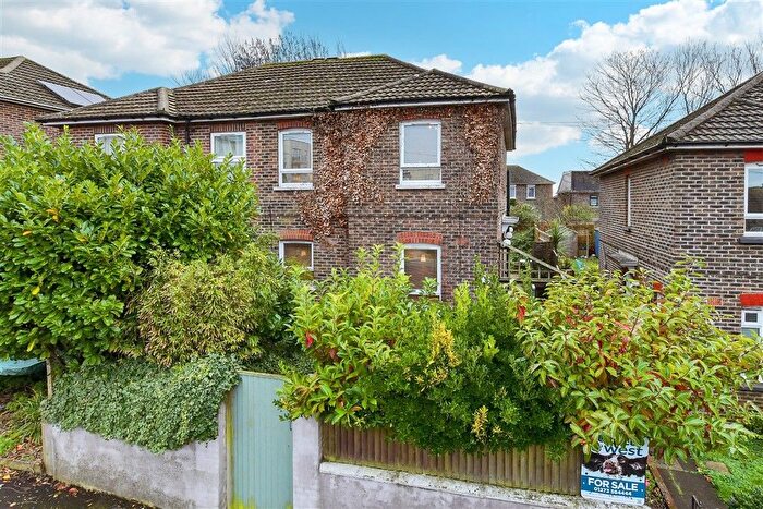 3 Bedroom Semi-Detached House For Sale In Pankhurst Avenue, Brighton, East Sussex, BN2