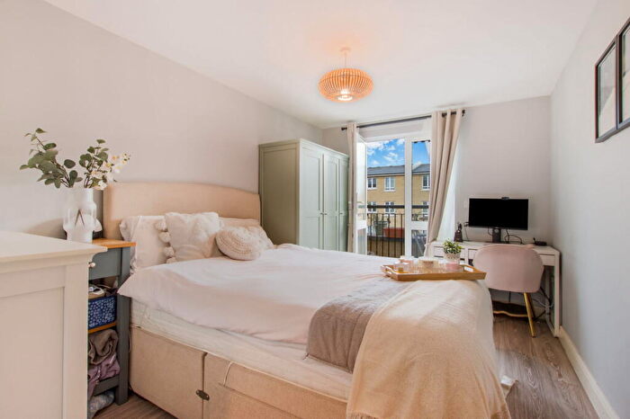 1 Bedroom Apartment For Sale In Mercer Court, E1