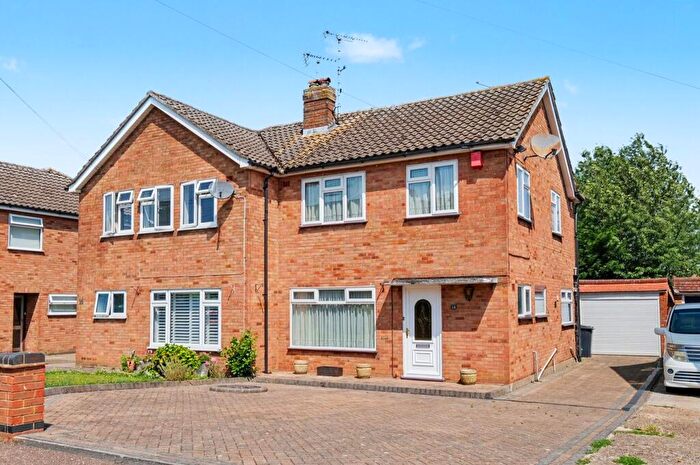 3 Bedroom Semi-Detached House For Sale In Alder Drive, Chelmsford, CM2