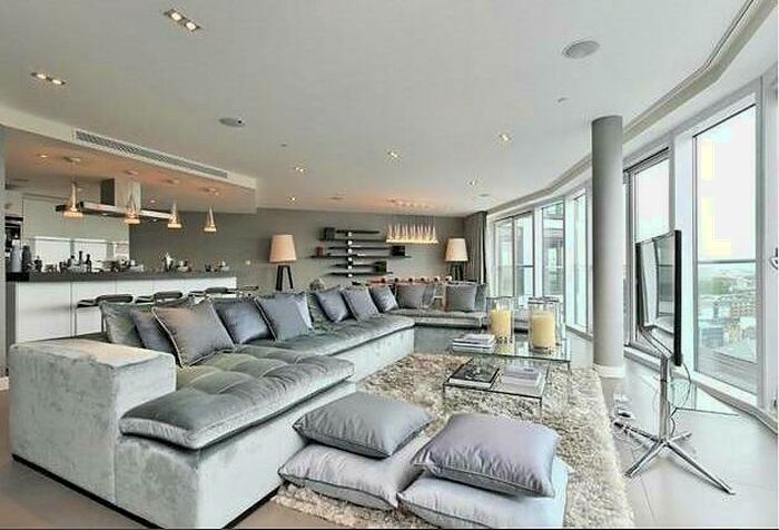 2 Bedroom Apartment To Rent In Bezier Apartments, City Road, Old Street, Shoreditch, EC1Y