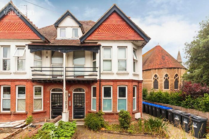 Flat To Rent In Church Walk, Worthing, West Sussex, BN11