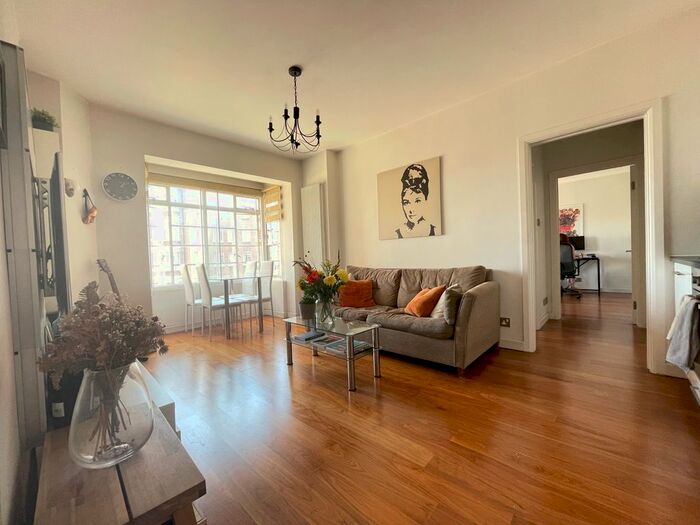 2 Bedroom Flat To Rent In Rossmore Court, Park Road, London, NW1