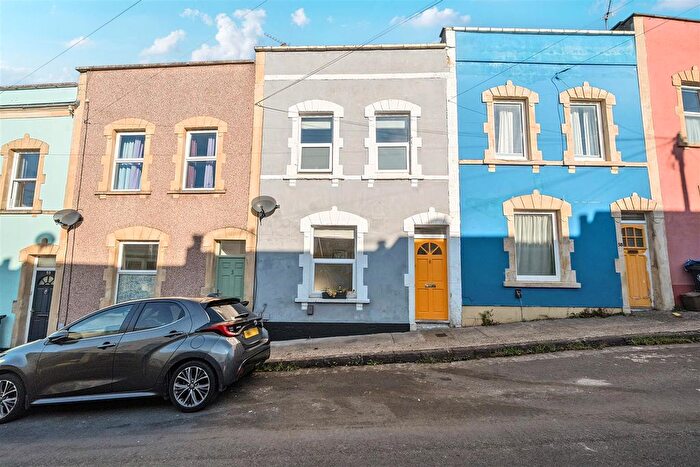 2 Bedroom Property For Sale In Stevens Crescent, Totterdown, BS3