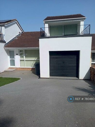 3 Bedroom Semi-Detached House To Rent In Hereford Road, Exeter, EX4