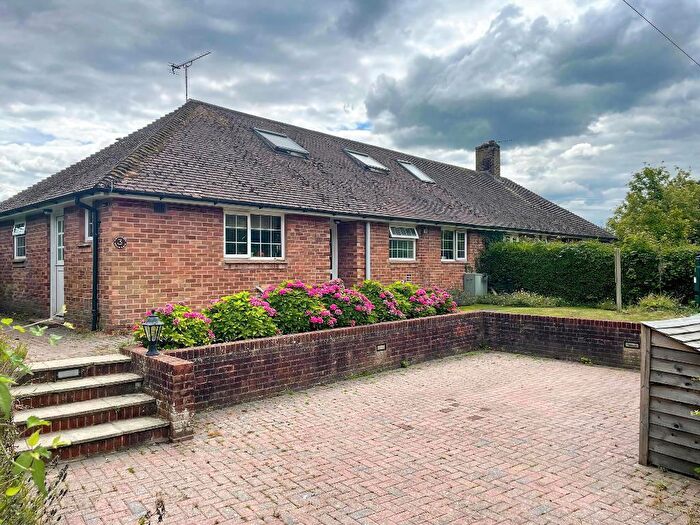 3 Bedroom Bungalow For Sale In Hurst Cottages, East Street, Amberley, West Sussex, BN18