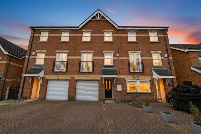 3 Bedroom Town House For Sale In Yew Tree Close, Thurcroft, Rotherham, S66