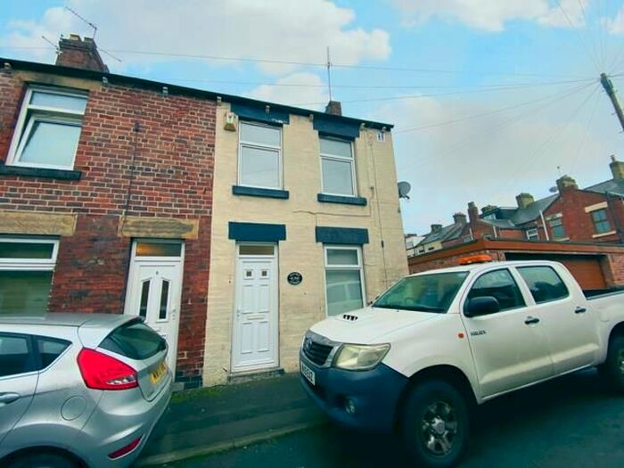 3 Bedroom Property To Rent In Oxford Street, Stairfoot, Barnsley, S71