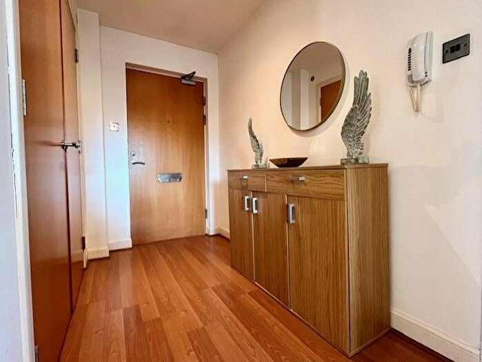 3 Bedroom Flat To Rent In Polmuir Road, Ferryhill, Aberdeen, AB11