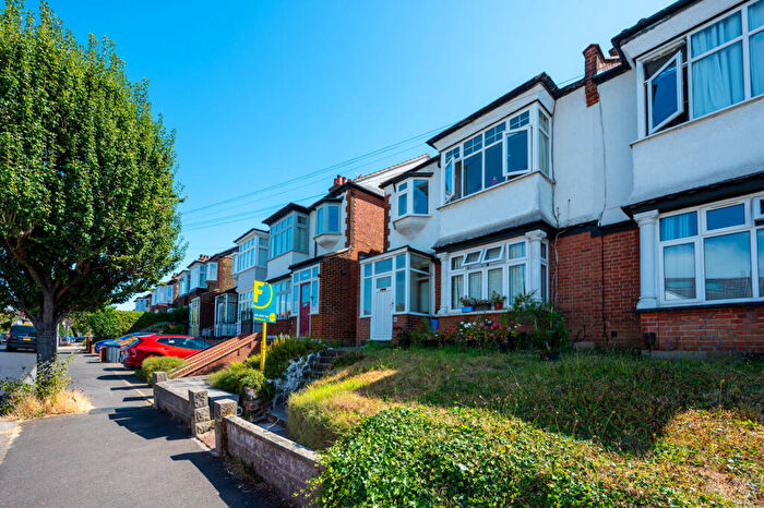 2 Bedroom Maisonette For Sale In Alric Avenue, New Malden, KT3