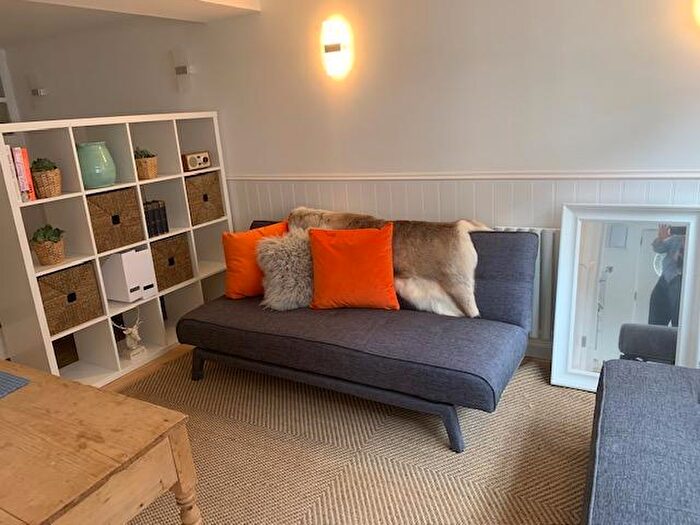 1 Bedroom Flat To Rent In Douglas Gardens Mews, West End, Edinburgh, EH4