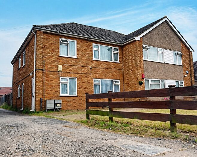 2 Bedroom Flat To Rent In Durants Park Avenue, Enfield, EN3