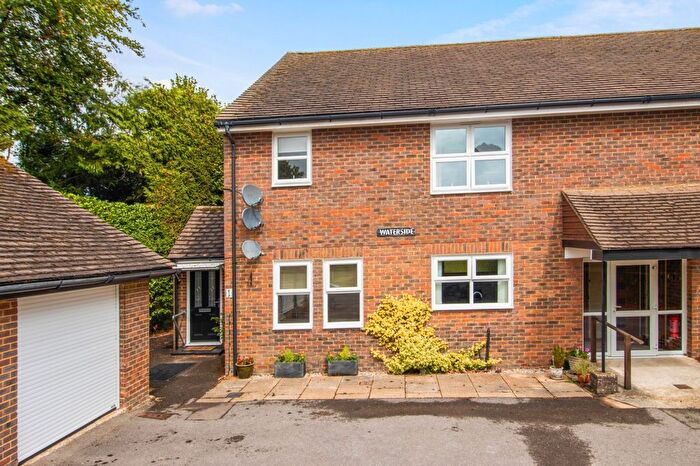 2 Bedroom Flat For Sale In Crowborough Hill, Crowborough, East Sussex, TN6