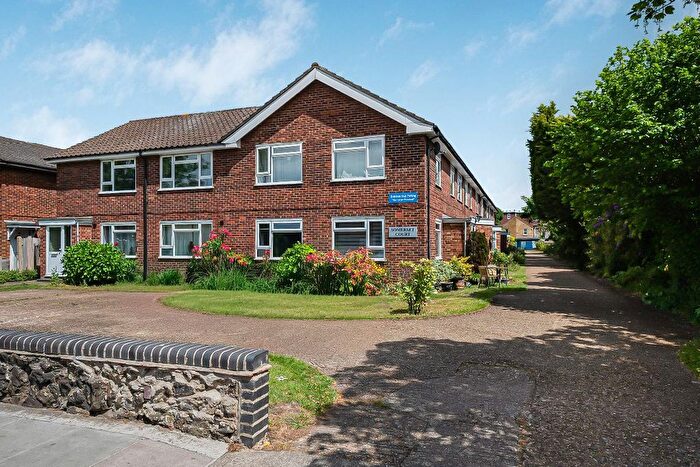2 Bedroom Maisonette For Sale In Percy Road, Hampton, TW12