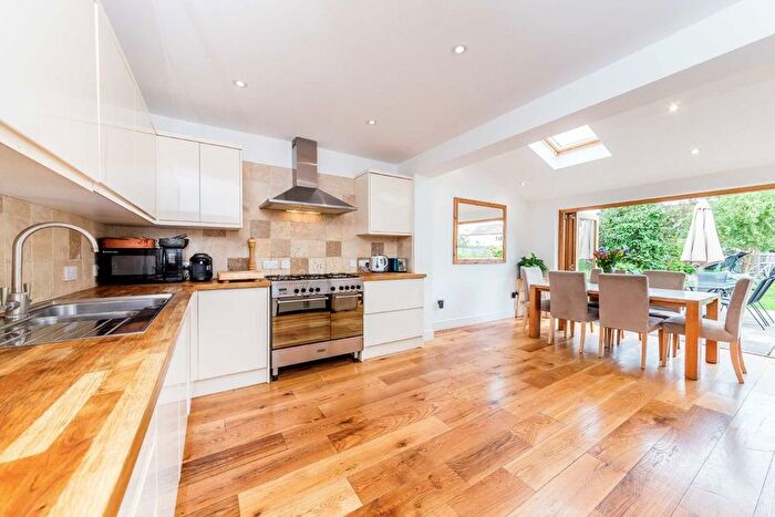 3 Bedroom Property To Rent In Lambert Avenue, Richmond, TW9