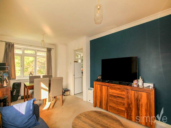 1 Bedroom Flat To Rent In Gainsborough Road, Hayes, Middlesex, UB4