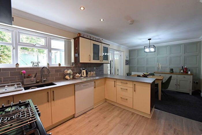 4 Bedroom Detached House For Sale In Pensnett, Tansey Green Road, DY5