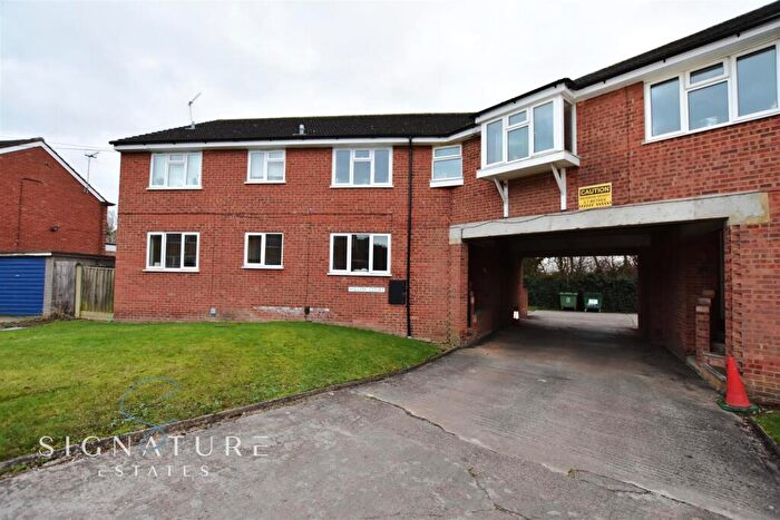 1 Bedroom Flat To Rent In Intalbury Avenue, Aylesbury, HP19