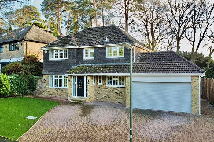 4 Bedroom Detached House For Sale In Chatsworth Heights, Camberley, Surrey, GU15