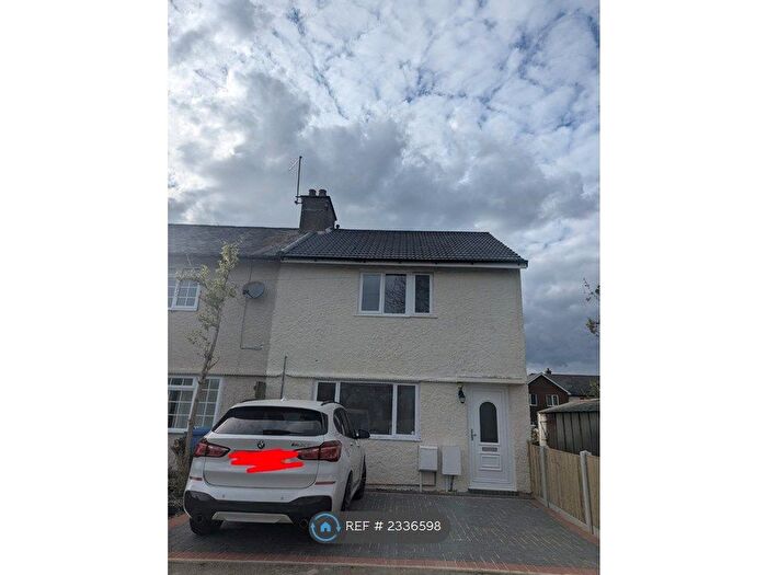 3 Bedroom Terraced House To Rent In Goodden Crescent, Farnborough, GU14