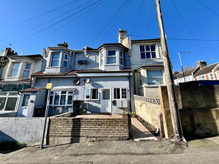 1 Bedroom Flat For Sale In Harold Road, Hastings, TN35