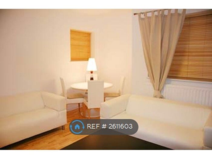 3 Bedroom Flat To Rent In Wheatstone House, London, SE1