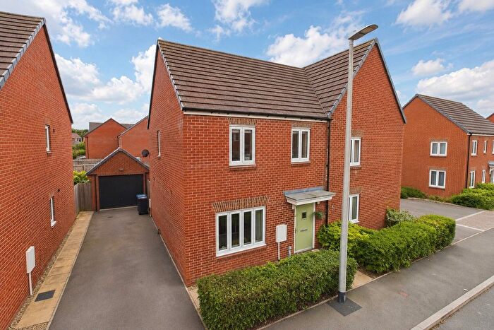 3 Bedroom Semi-Detached House For Sale In Samborne Drive, Wokingham, Berkshire, RG40