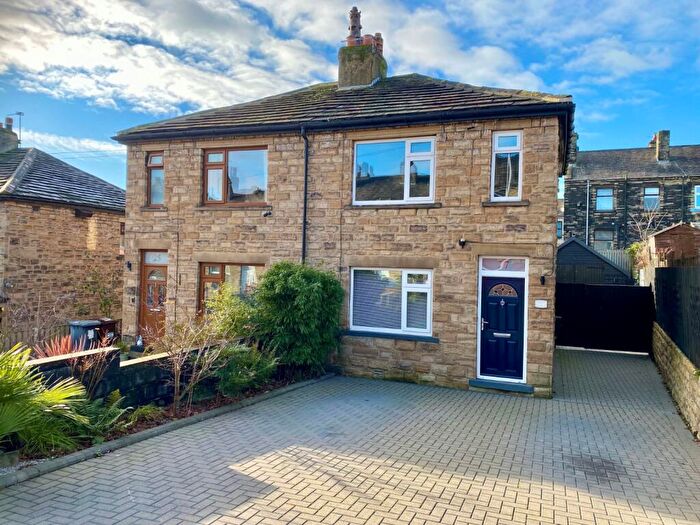 2 Bedroom Semi-Detached House To Rent In Westcliffe Road, Cleckheaton, BD19