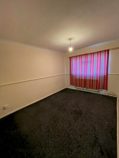2 Bedroom Flat To Rent In Moreton Road North, Luton, LU2